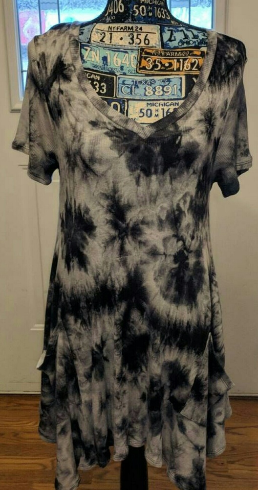 NWT-Black/White With Pockets Shirt or Dress